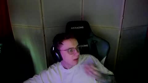 biggest penis  online show from March 12, 2025, 2:01 pm