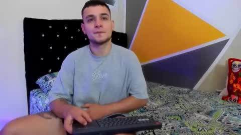 Aron Santoro online show from October 3, 2025, 3:25 am