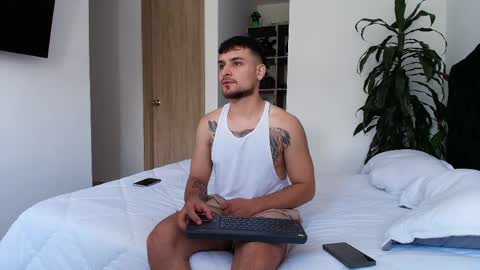 Snapshot of aron_santoro1 chatting on May 9, 2026, 6:46 pm Aron Santoro online show from May 9, 2026, 6:46 pm