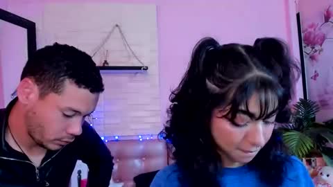 Snapshot of aronandmoli chatting on June 6, 2026, 9:36 am aronandmoli online show from June 6, 2026, 9:36 am