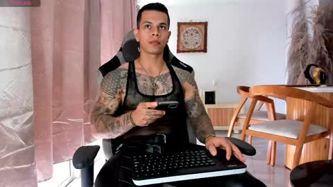 DarkMaster online show from April 19, 2026, 3:33 pm