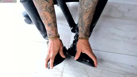 DarkMaster online show from April 19, 2026, 6:10 pm