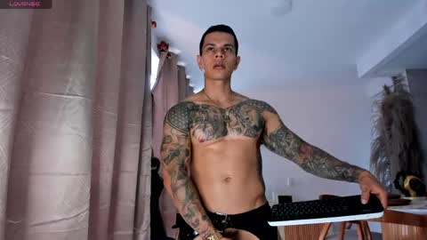 Snapshot of arondark chatting on April 22, 2026, 10:00 pm DarkMaster online show from April 22, 2026, 10:00 pm