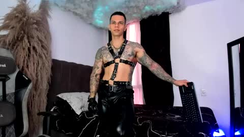 Snapshot of arondark chatting on June 4, 2026, 7:09 pm DarkMaster online show from June 4, 2026, 7:09 pm