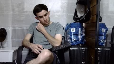 Aron G Franco online show from December 5, 2025, 3:37 am