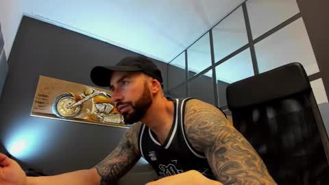 AronGrant online show from December 19, 2024, 10:13 am