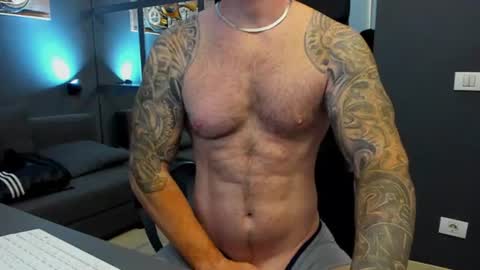 Snapshot of arongrant chatting on June 10, 2026, 9:30 am AronGrant online show from June 10, 2026, 9:30 am