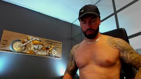 Snapshot of arongrant chatting on June 18, 2026, 9:14 am AronGrant online show from June 18, 2026, 9:14 am