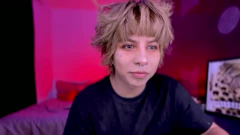 Aaron  online show from May 26, 2026, 1:34 am