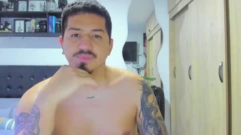 ARON  Independent model  online show from October 23, 2025, 12:32 am