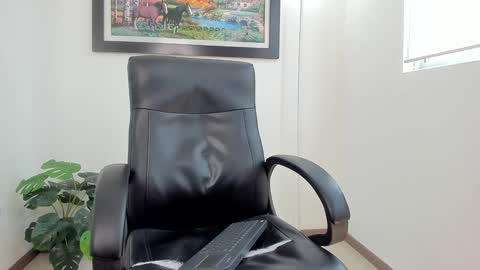   online show from January 28, 2025, 7:10 pm