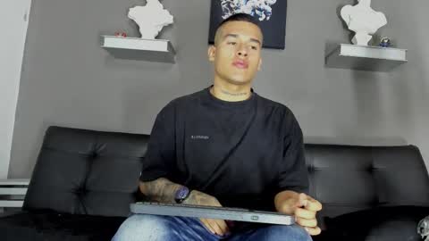 AROON HOT online show from February 3, 2026, 11:59 am