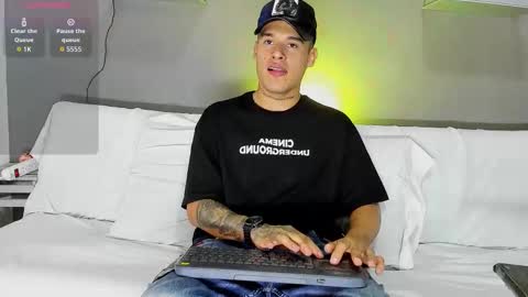 AROON HOT online show from February 19, 2026, 9:22 pm