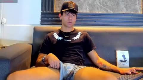 Aroon   online show from January 14, 2026, 8:03 pm