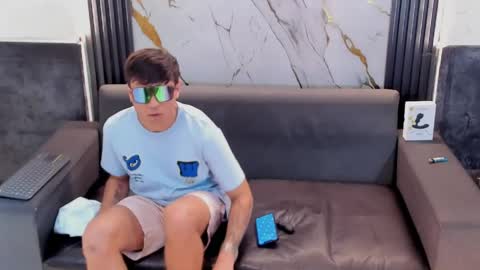 Aroon   online show from April 23, 2026, 4:57 am