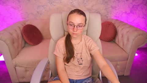 Snapshot of arrinawair chatting on September 24, 2025, 7:01 am arrinawair online show from September 24, 2025, 7:01 am