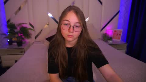 Snapshot of arrinawair chatting on November 3, 2025, 8:48 am arrinawair online show from November 3, 2025, 8:48 am