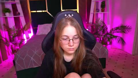 Snapshot of arrinawair chatting on November 11, 2025, 9:09 am arrinawair online show from November 11, 2025, 9:09 am