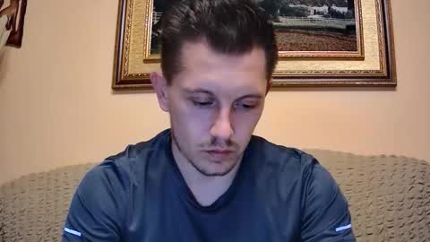 arromwilliam90 online show from November 14, 2025, 4:06 pm