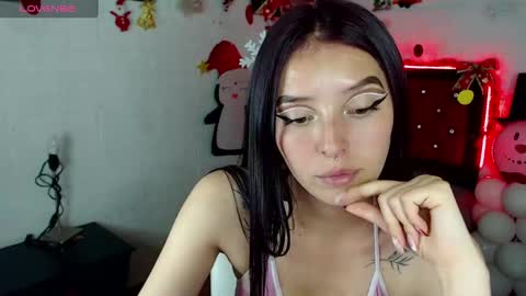 Snapshot of arseniy_025 chatting on December 7, 2024, 3:52 pm KIMBERLY online show from December 7, 2024, 3:52 pm