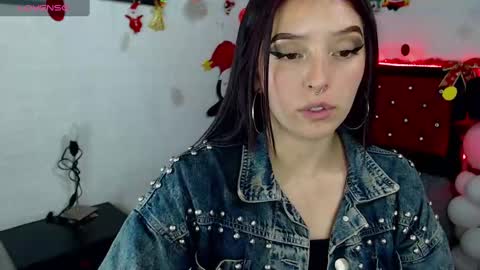 Snapshot of arseniy_025 chatting on December 12, 2024, 2:55 pm KIMBERLY online show from December 12, 2024, 2:55 pm