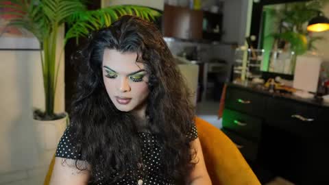 Chloe  online show from December 5, 2024, 7:49 pm