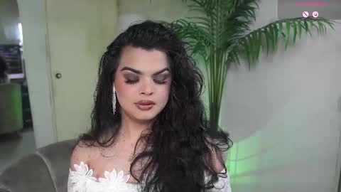 Chloe  online show from October 8, 2025, 6:38 pm