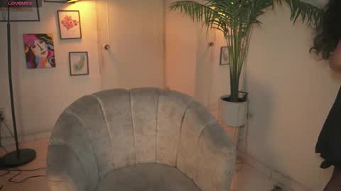 Chloe  online show from December 18, 2025, 12:06 am