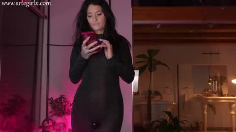 Snapshot of artegirlx chatting on February 28, 2026, 11:28 pm Maya online show from February 28, 2026, 11:28 pm