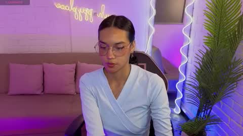 artemiss_tay online show from September 23, 2025, 7:17 pm