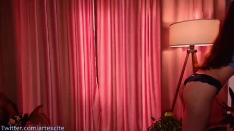 Lina online show from December 18, 2024, 5:48 am