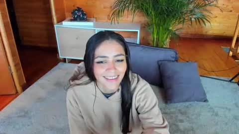 Linda  independent model artgeea online show from March 7, 2025, 3:49 pm