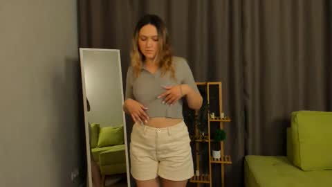 Sara online show from September 18, 2025, 8:22 pm