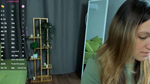 Sara online show from October 6, 2025, 7:22 pm