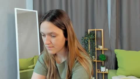 Sara online show from October 18, 2025, 7:03 pm