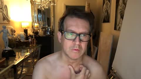 Snapshot of artisterotic chatting on December 9, 2024, 8:55 am artisterotic online show from December 9, 2024, 8:55 am