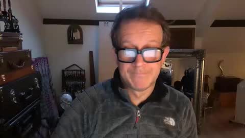 Snapshot of artisterotic chatting on November 19, 2025, 8:36 am artisterotic online show from November 19, 2025, 8:36 am