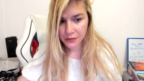 MIA online show from September 11, 2025, 9:15 pm