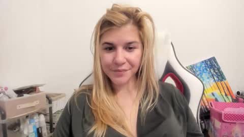 MIA online show from October 23, 2025, 9:57 pm