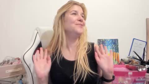 MIA online show from October 28, 2025, 9:17 pm