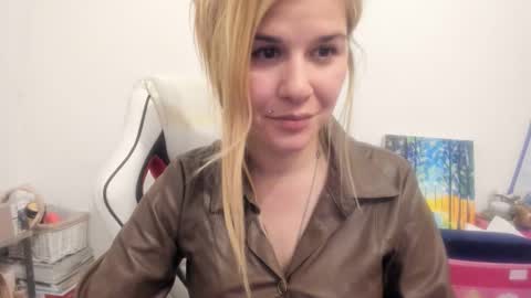 MIA online show from November 17, 2025, 12:27 am