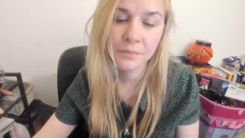 MIA online show from April 20, 2026, 8:32 pm