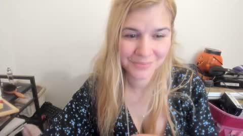 MIA online show from April 21, 2026, 9:17 pm