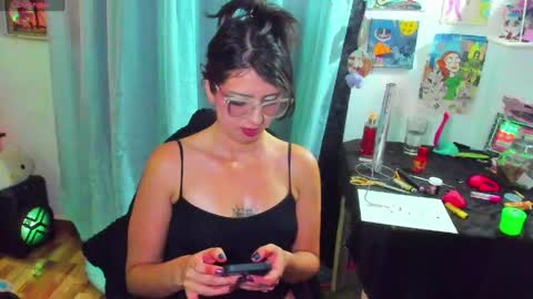 Snapshot of artsycherry chatting on May 28, 2026, 4:54 am Isabella Cherry online show from May 28, 2026, 4:54 am