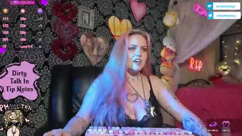 ArtsyHeartsyy online show from September 14, 2025, 12:43 am