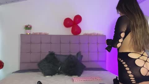 arycooper_ online show from February 19, 2026, 12:12 pm