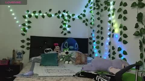 Snapshot of asenaesmee chatting on May 14, 2026, 11:33 pm Asena online show from May 14, 2026, 11:33 pm