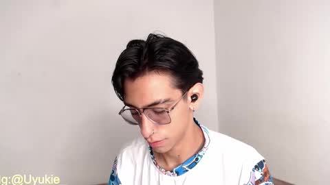 Ash online show from October 30, 2025, 2:02 am