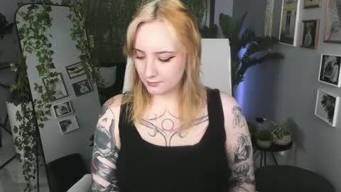 Snapshot of asheluck chatting on May 15, 2026, 2:29 am AshleyAshe online show from May 15, 2026, 2:29 am