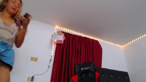 ashelyhots9inches online show from November 5, 2025, 4:07 pm